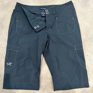 Arc’teryx women’s navy blue size 10 long shorts